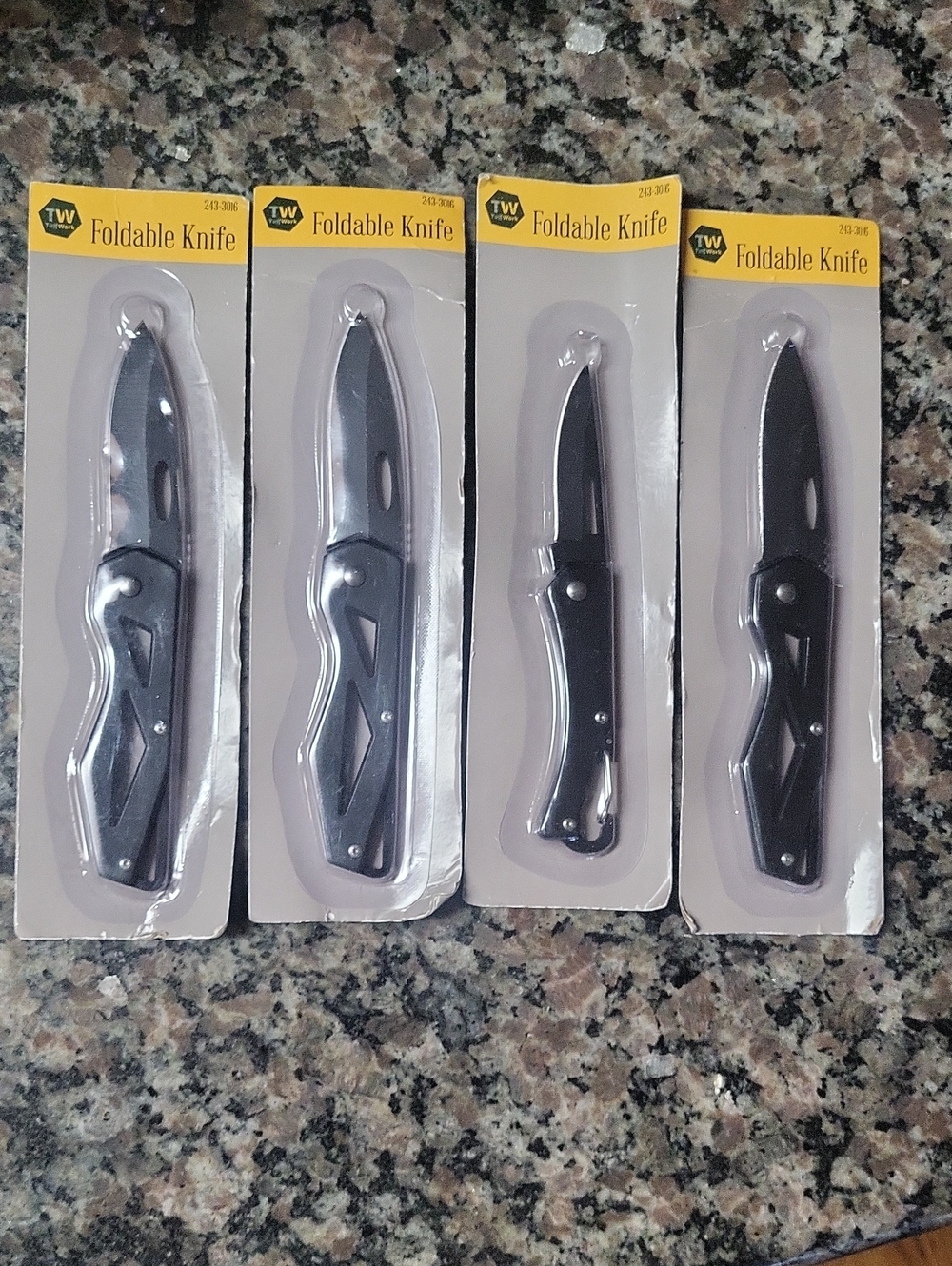 Lot of 4 new Foldable knife new in package